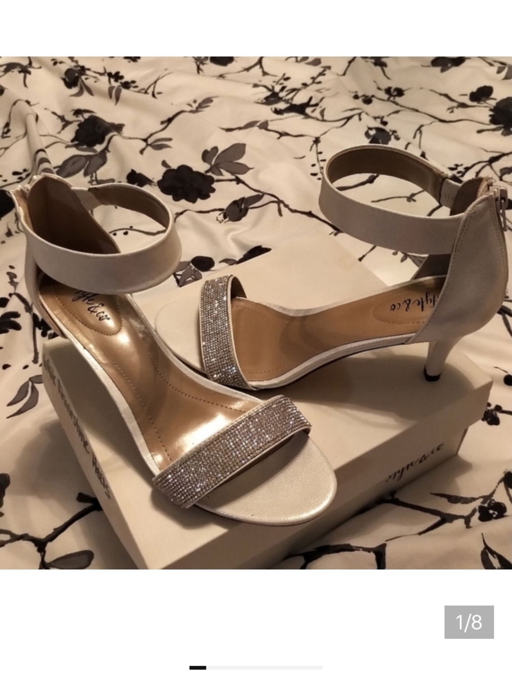 👠✨️ Gorgeous Silvery White Rhinestone Heels✨️👠